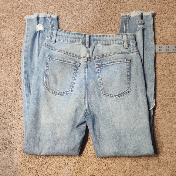 Stylish Distressed Blue Jeans - Picture 4 of 4